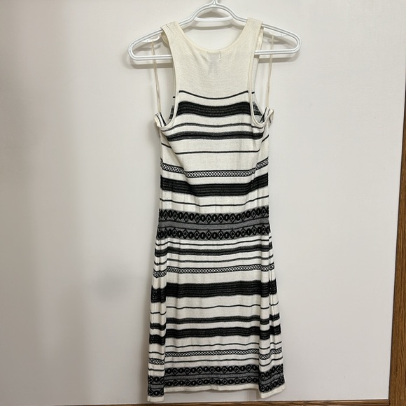 Dynamite knit dress - Picture 2 of 2